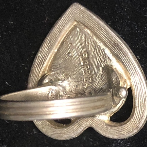 Ring Heart Shaped - Picture 3 of 7